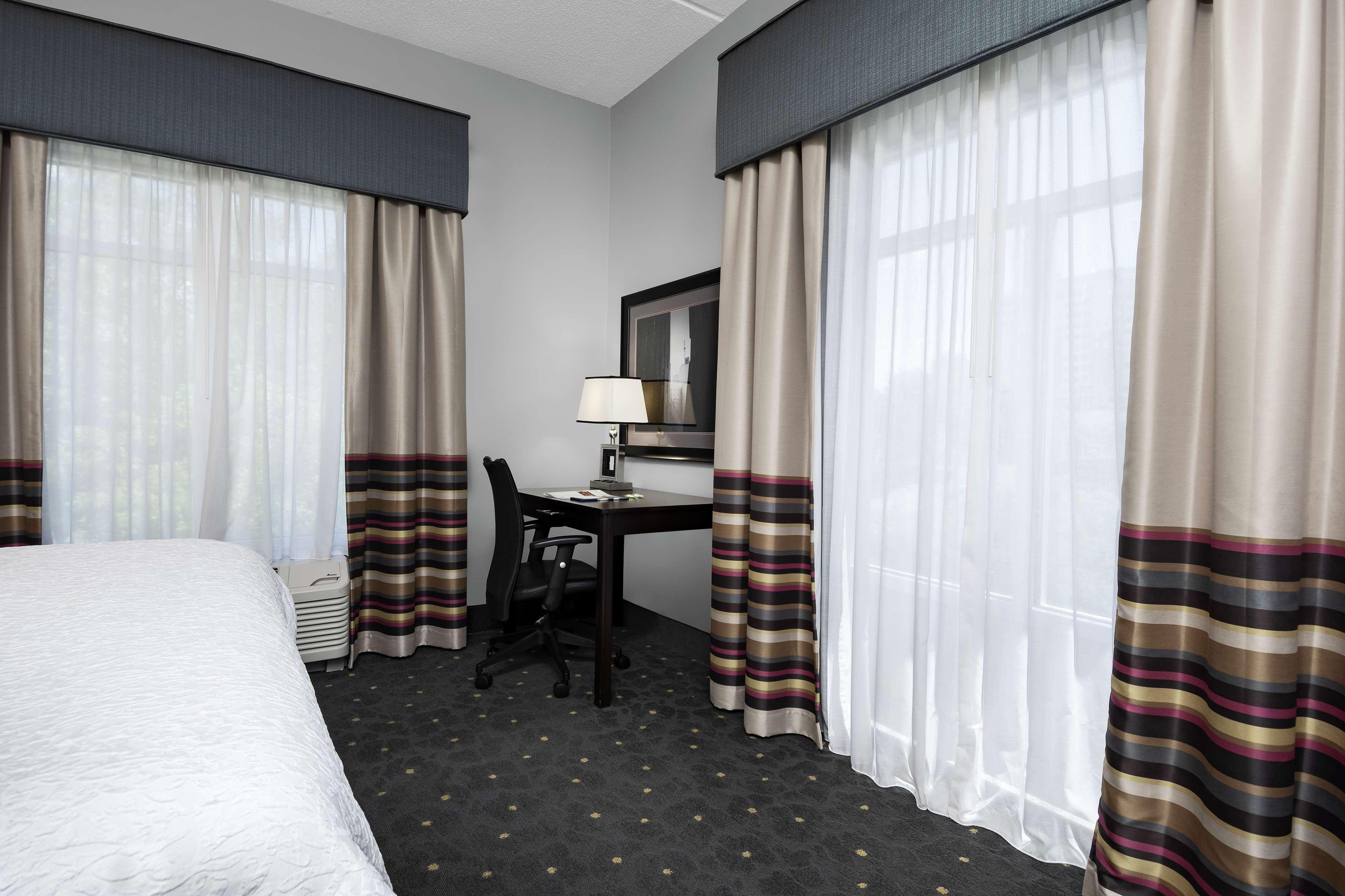 Hampton Inn & Suites - Raleigh Downtown Dış mekan fotoğraf