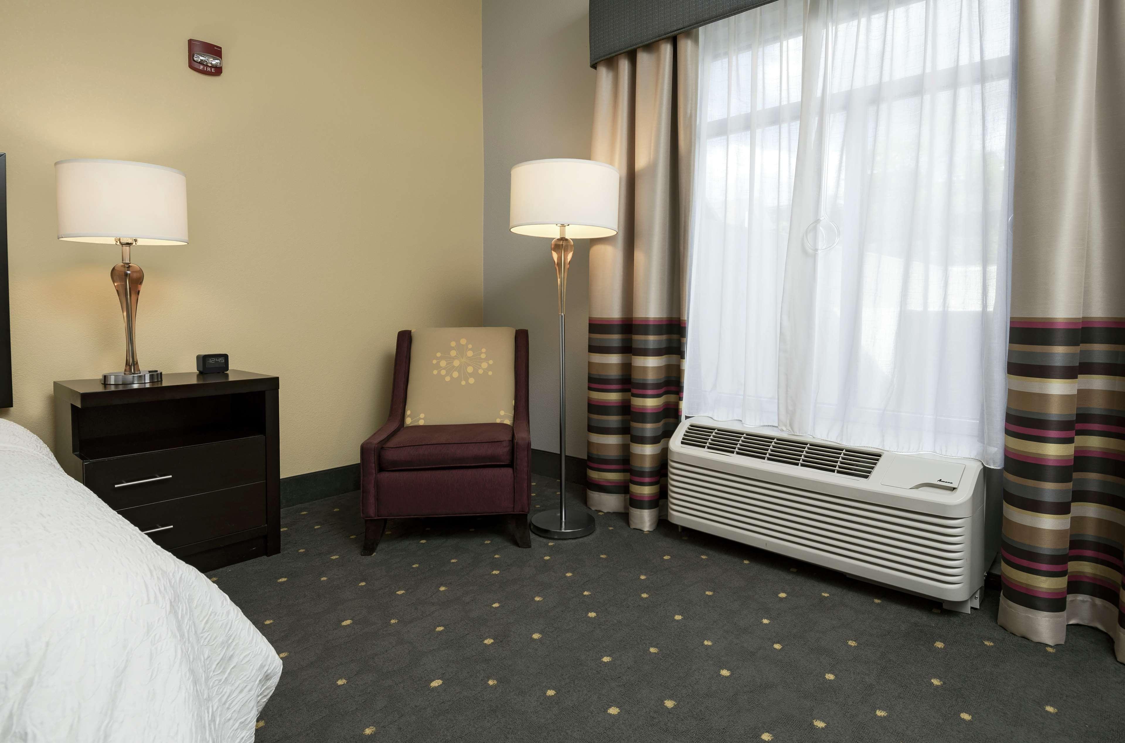Hampton Inn & Suites - Raleigh Downtown Dış mekan fotoğraf