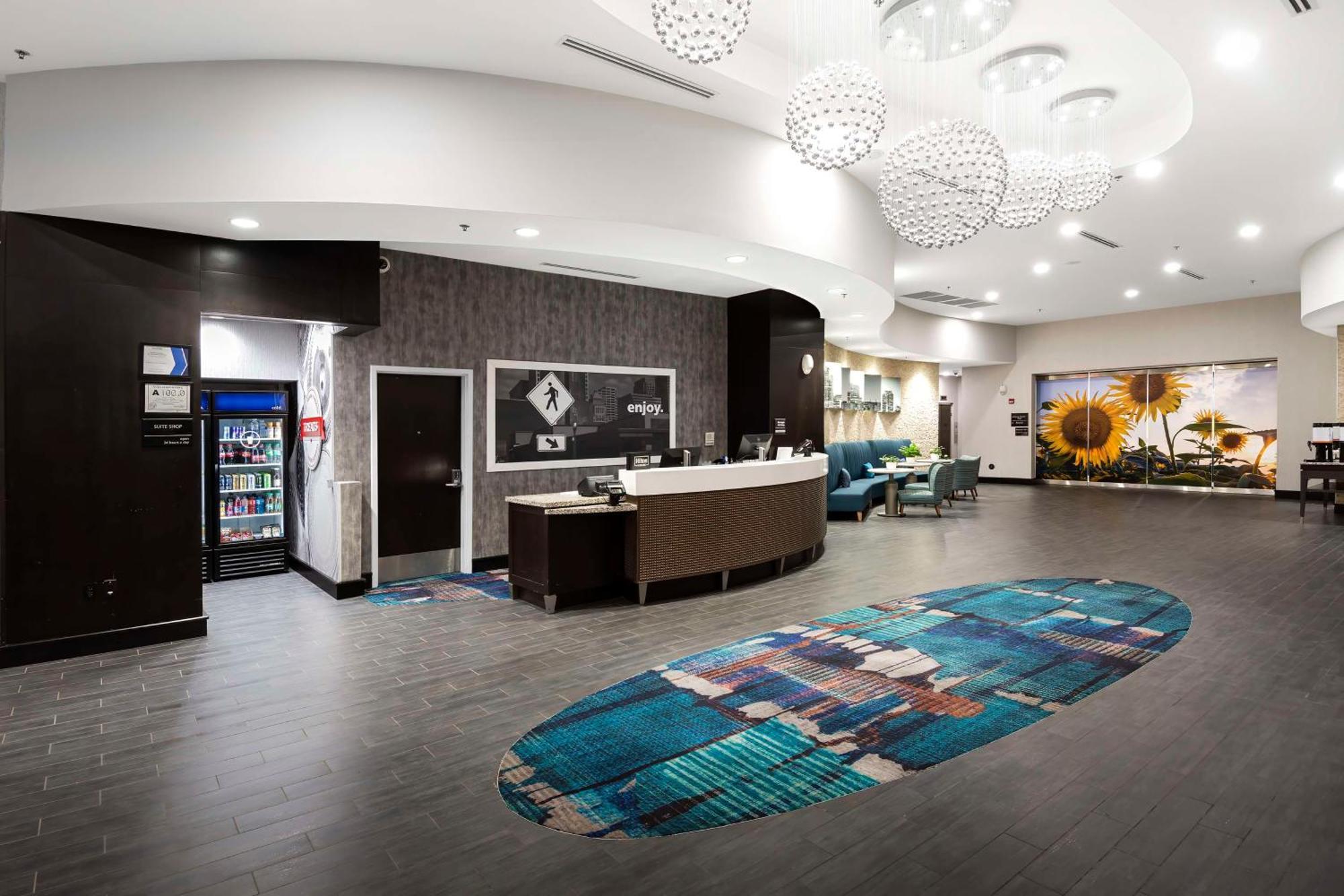 Hampton Inn & Suites - Raleigh Downtown Dış mekan fotoğraf