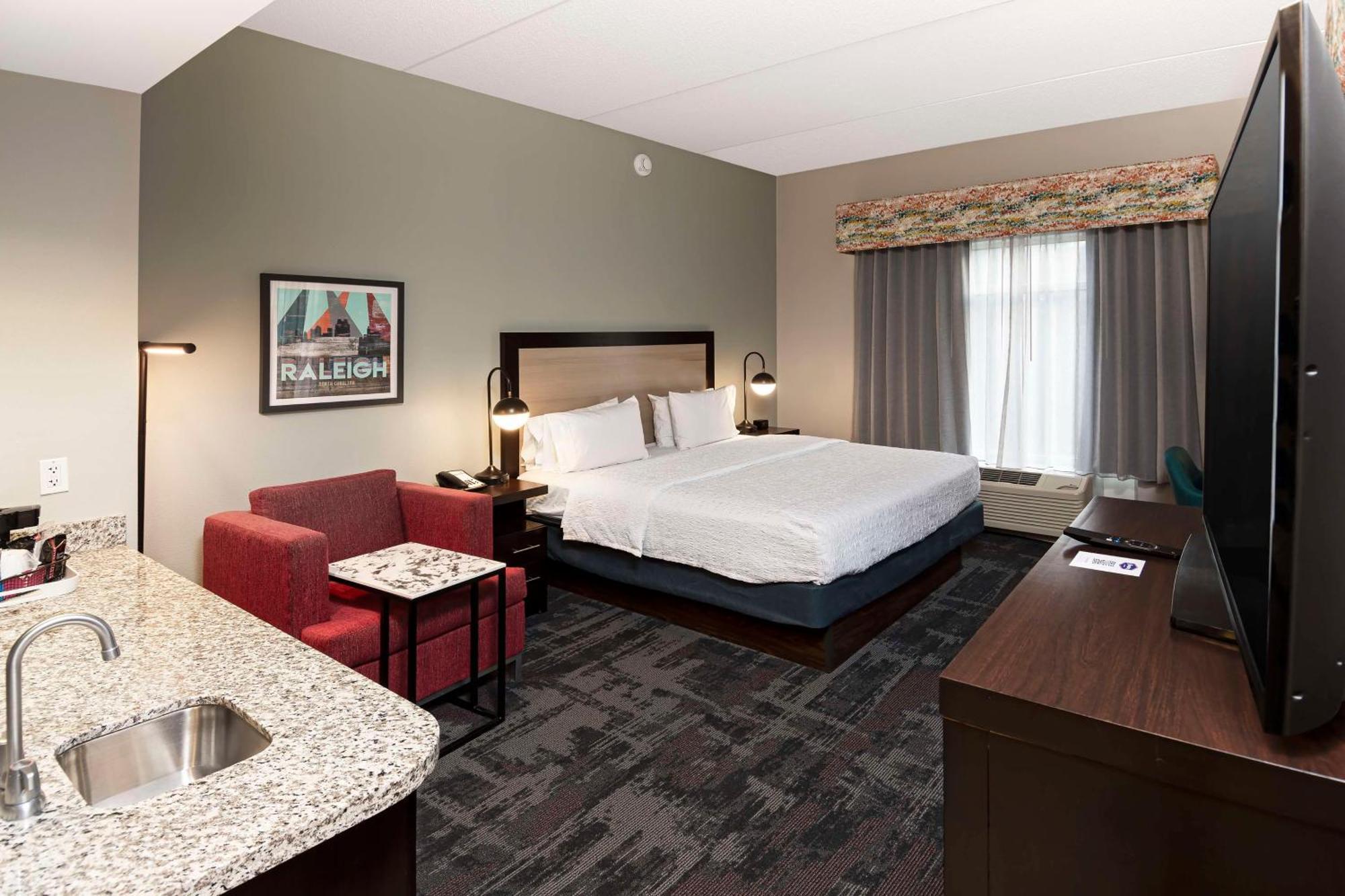 Hampton Inn & Suites - Raleigh Downtown Dış mekan fotoğraf