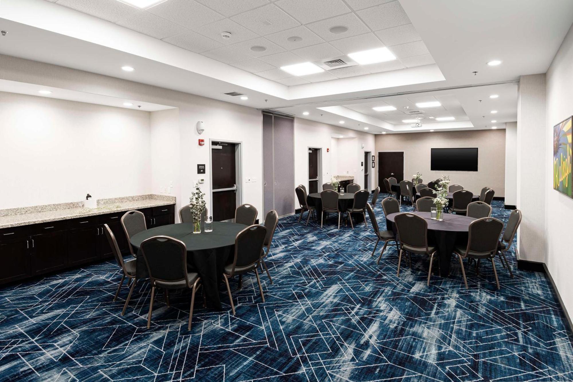 Hampton Inn & Suites - Raleigh Downtown Dış mekan fotoğraf