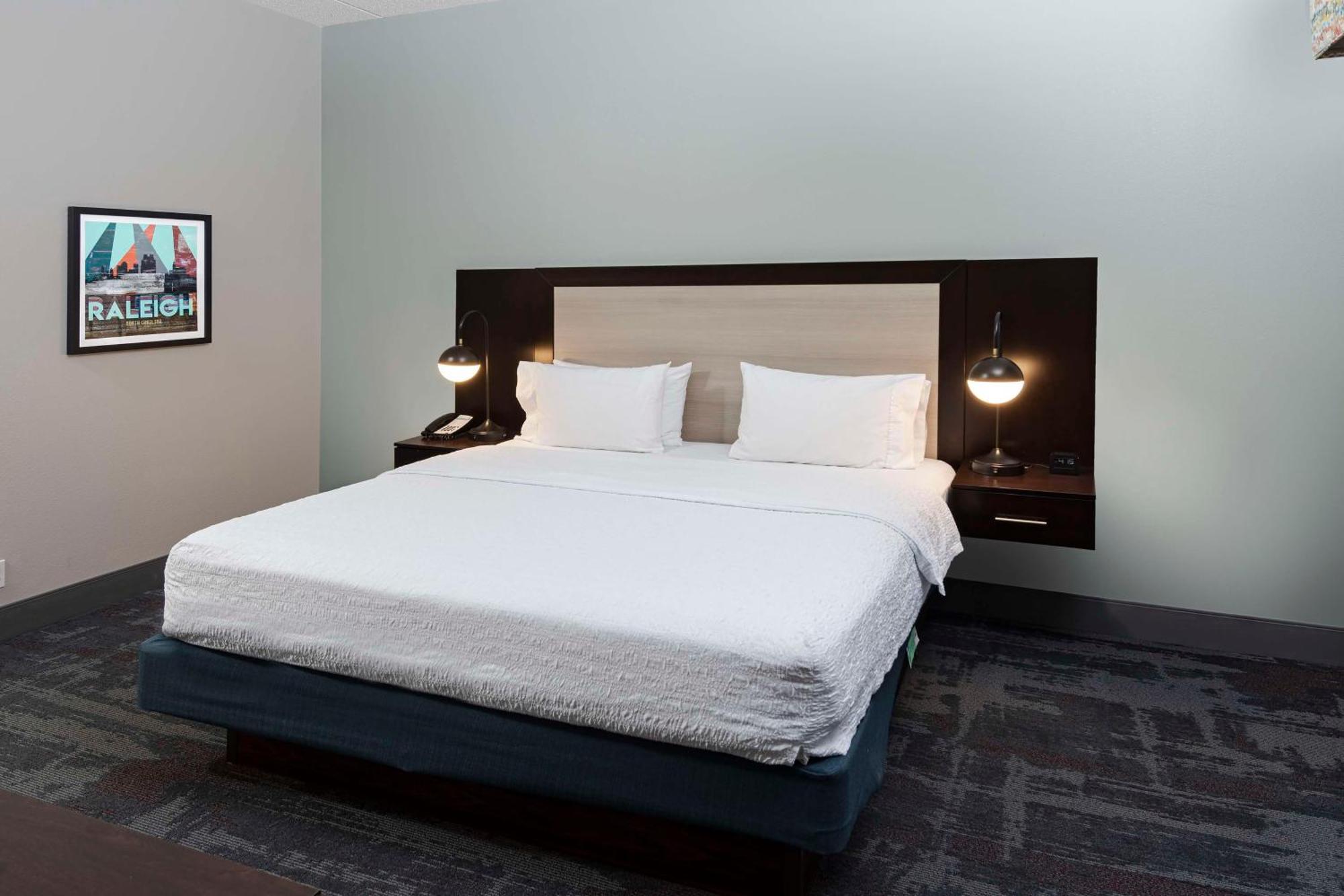 Hampton Inn & Suites - Raleigh Downtown Dış mekan fotoğraf