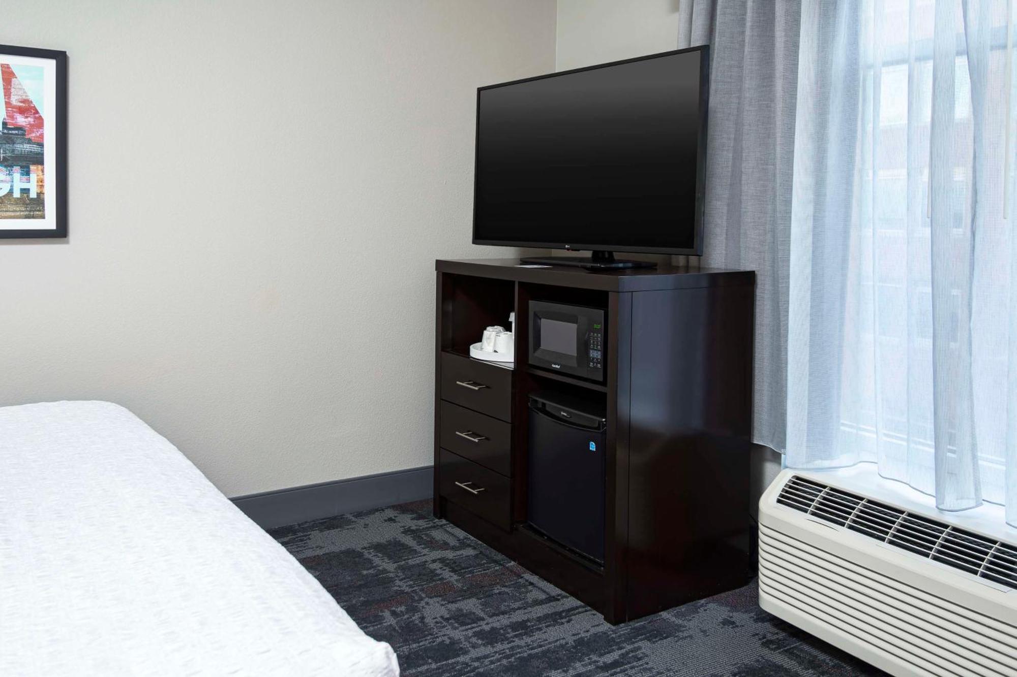 Hampton Inn & Suites - Raleigh Downtown Dış mekan fotoğraf