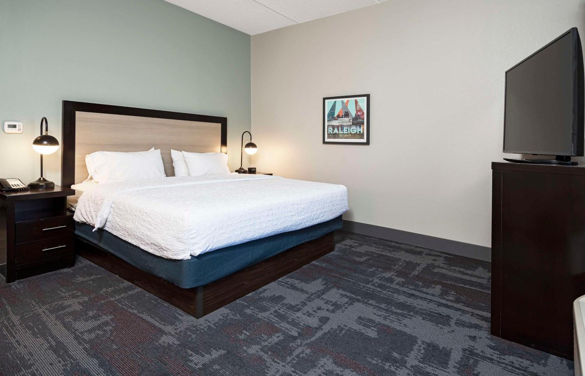 Hampton Inn & Suites - Raleigh Downtown Dış mekan fotoğraf